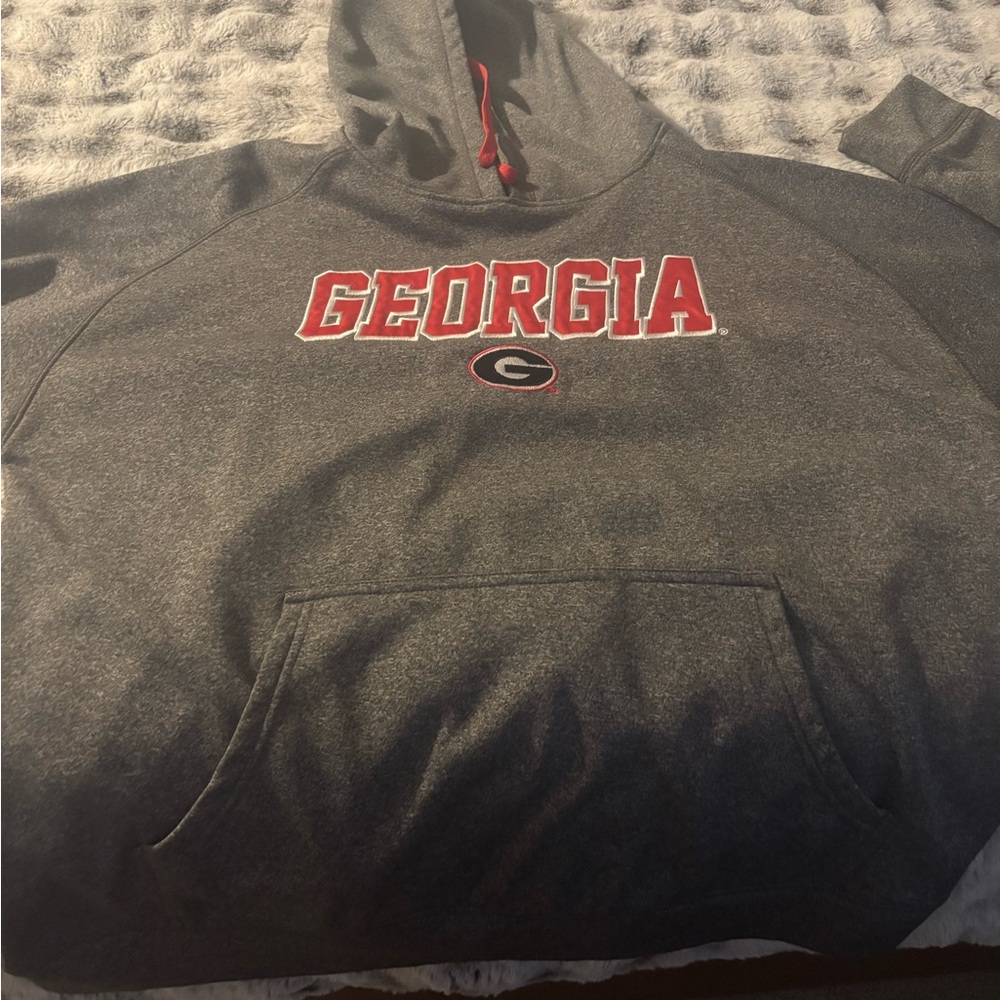 Champion Georgia Bulldog Raglan Hoodie. Size XL